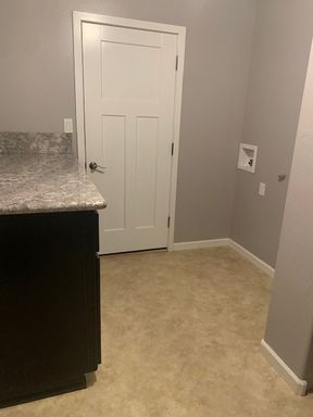 3 Bedroom, 2 Bath Single Family Home – photo 1
