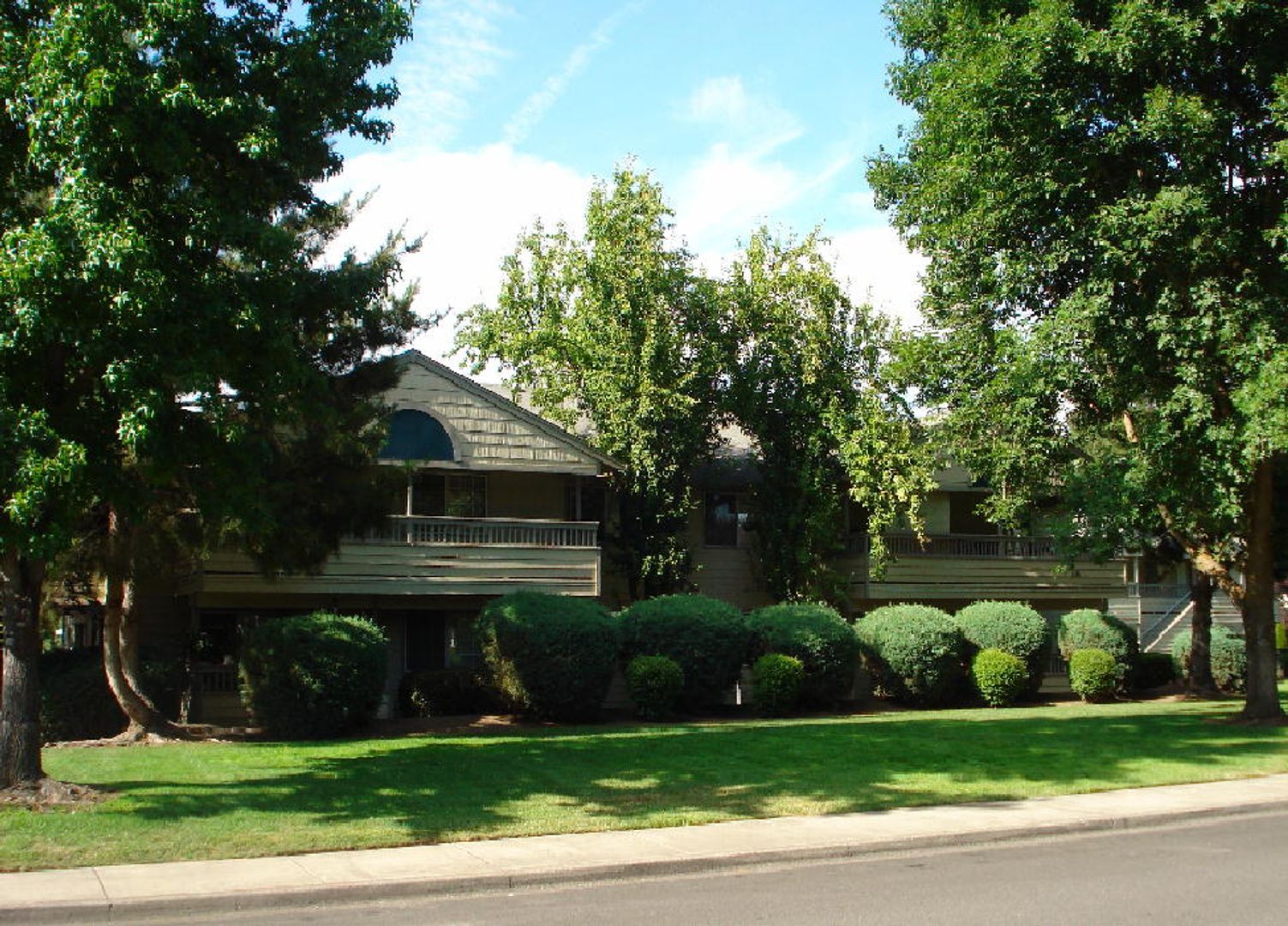 Medford Apartment: 1201 Progress Drive