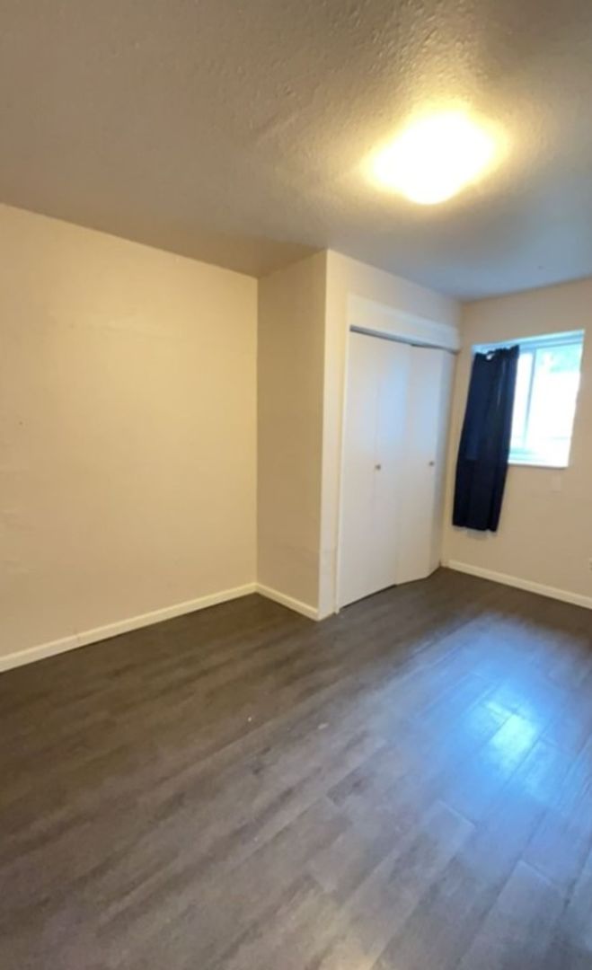 Glendale Apartment: 552 SE Pacific Avenue #1-10