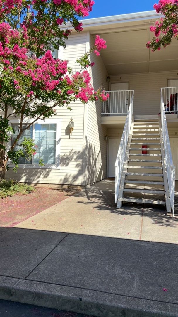 Medford Apartment: 3052 Sheraton Ct. A-D