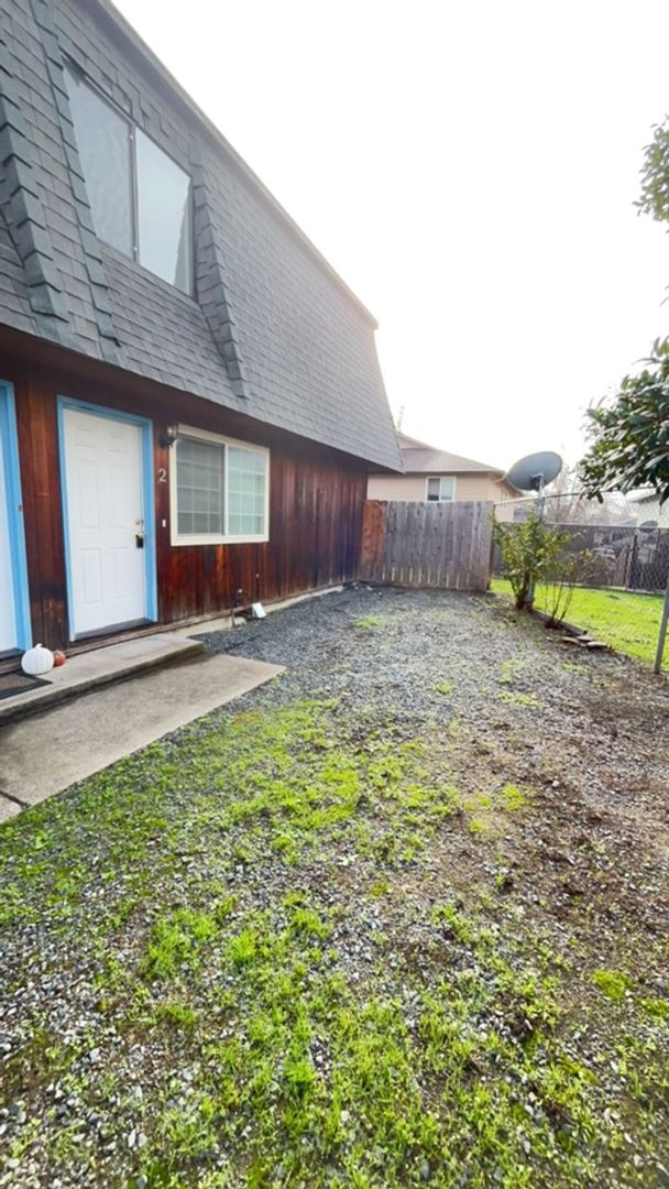 Medford Apartment: 1858 Inner Circle #1-4