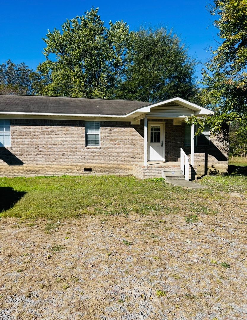 Holly Pond Apartment: 5051 County Road 1725