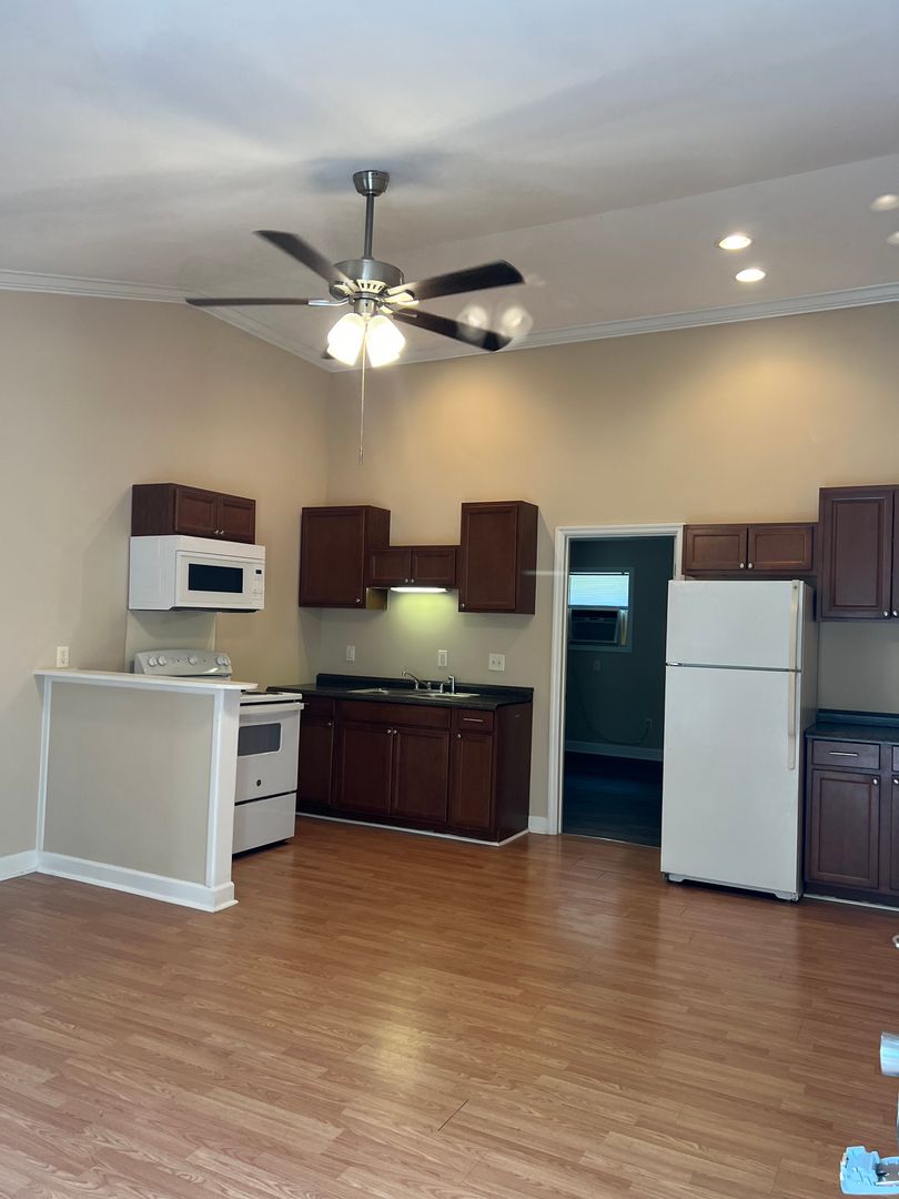Cullman Apartment: 802 & 805 Lessman Cir SW