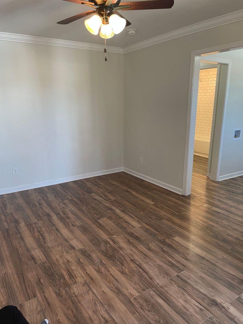 Cullman Apartment: 802 & 805 Lessman Cir SW