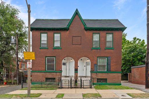 2 bed 1 bath Apartment | Up to Date, in-Unit Laundry, Fenced-in Yard with Off Street Parking – photo 1