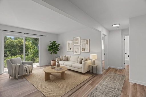 Functional and Fully Renovated 1 Bedroom 1 Bath Apartment w/ Fully Loaded Kitchen, Spectrum Internet/Cable Included! Accepting Section 8 – photo 1