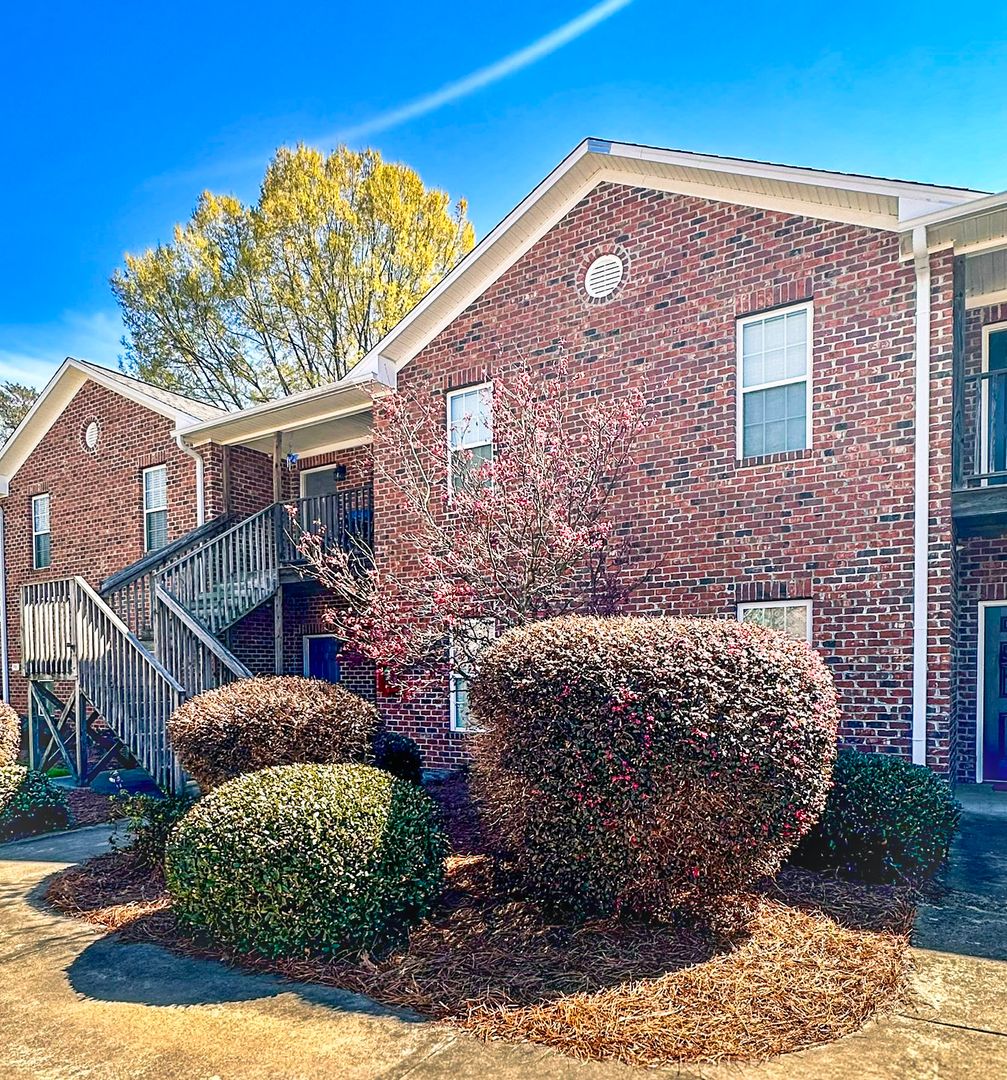 Yadkinville Apartment: Westridge Drive