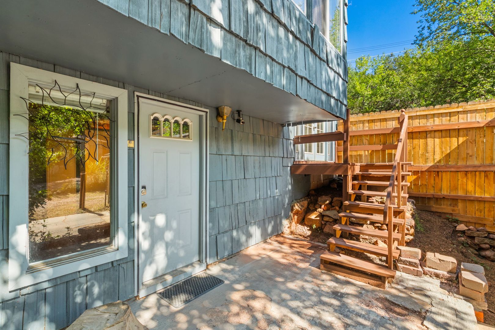 Manitou Springs Apartment: 135 South Path