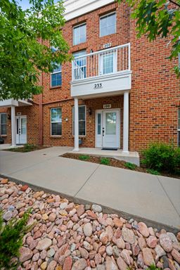 Amazing two-story townhome in downtown Colorado Springs! – photo 1