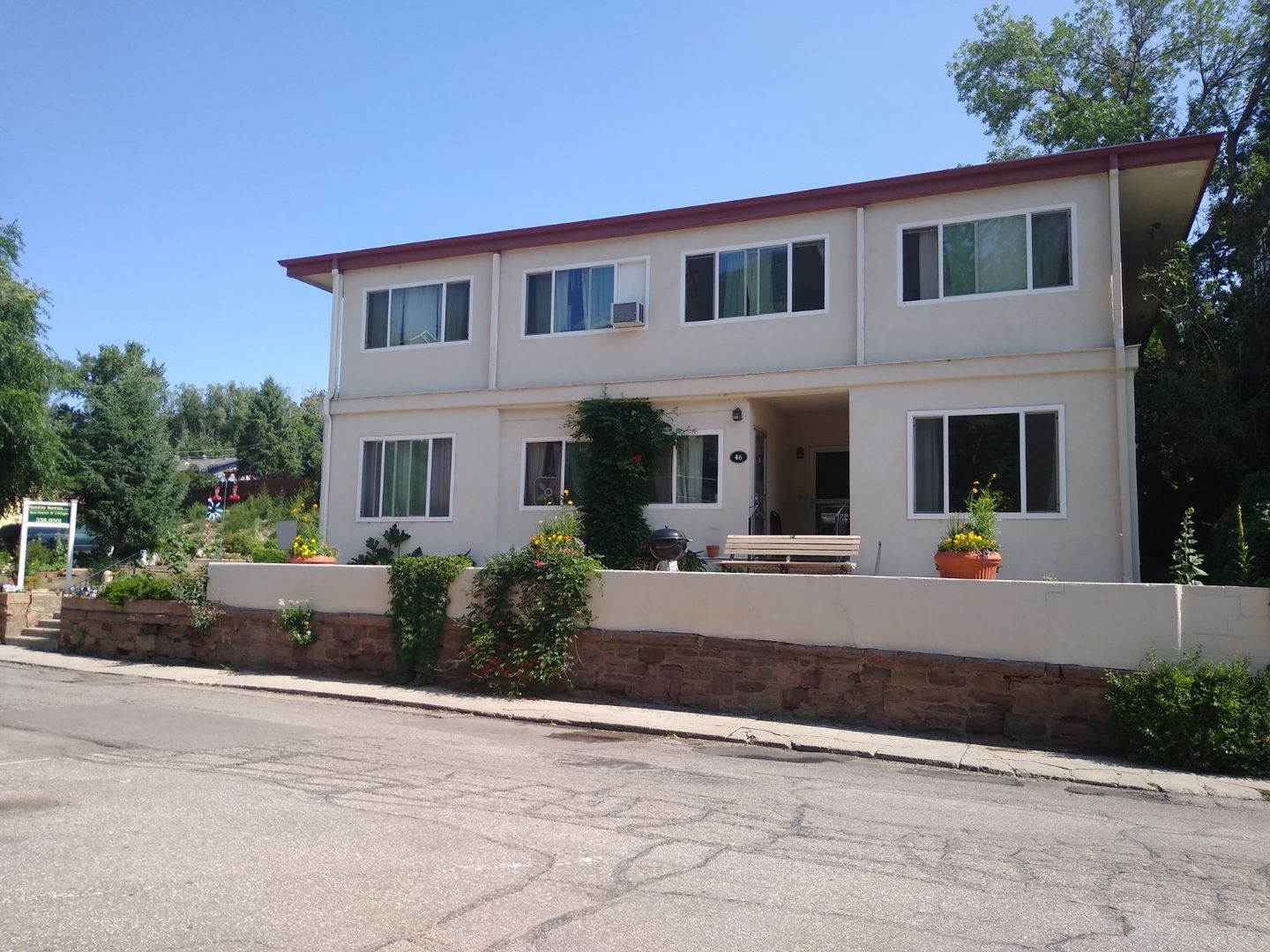 Manitou Springs Apartment: 46 Park Avenue