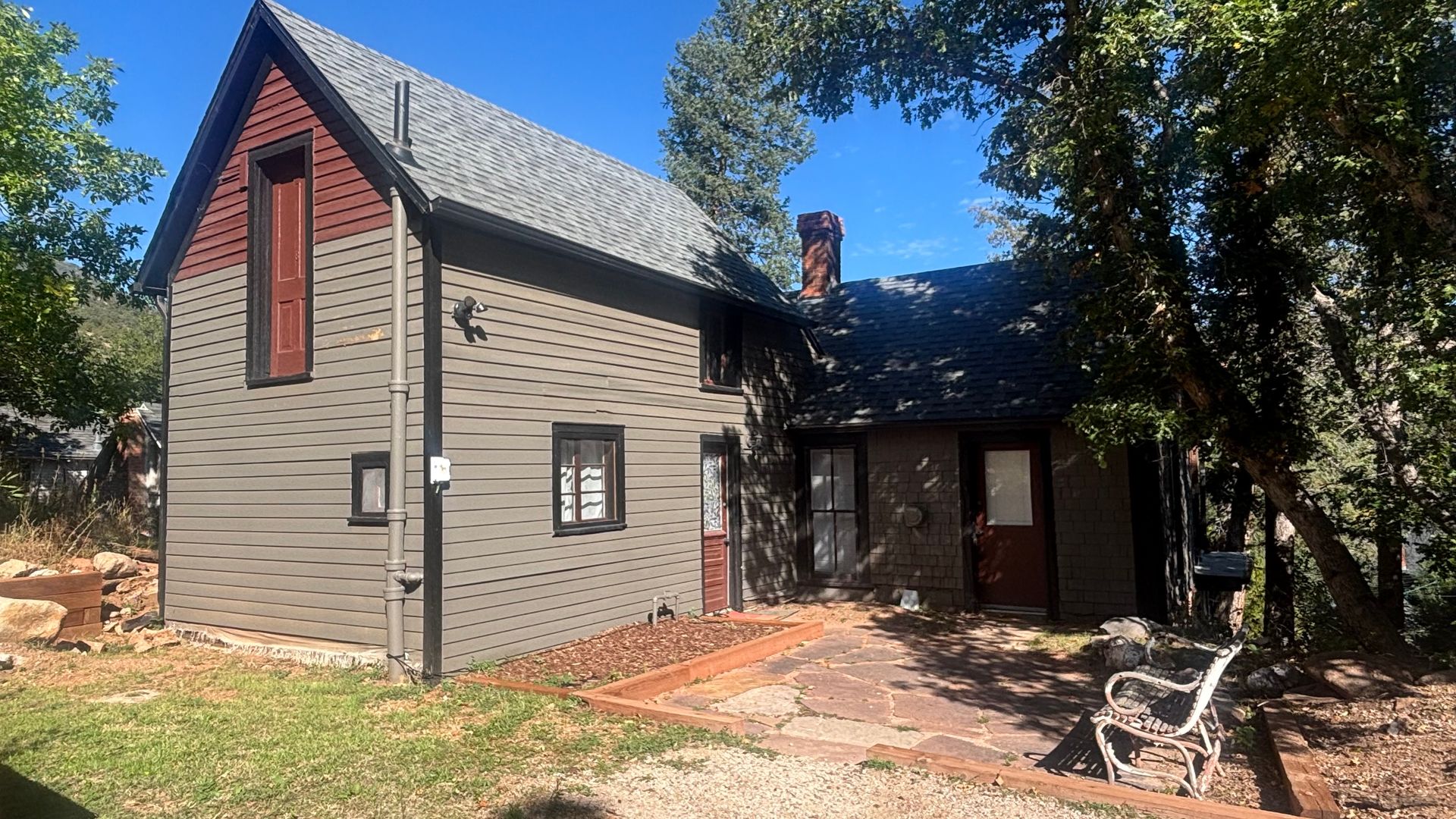 Manitou Springs Apartment: 955 Osage Ave