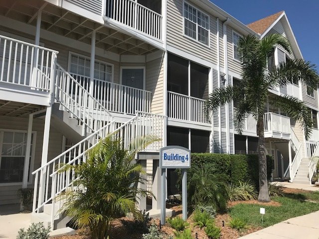 Sarasota Condo: 850 S. Tamiami Trail #401