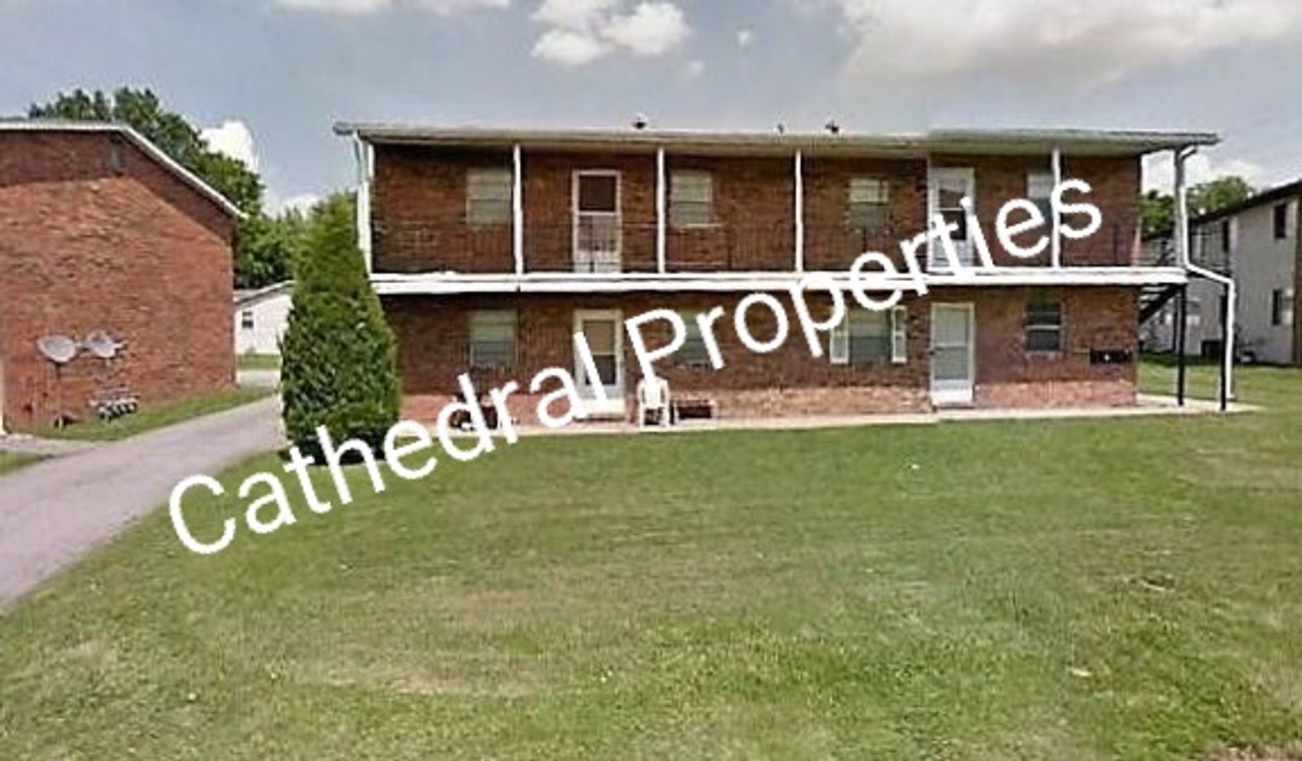 O'Fallon Apartment: 104 Lee Drive