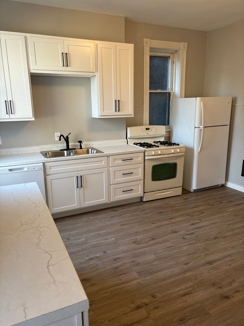 Saint Louis Apartment: 1917 Arsenal