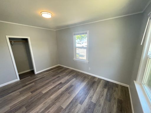 Listing photo thumbnail