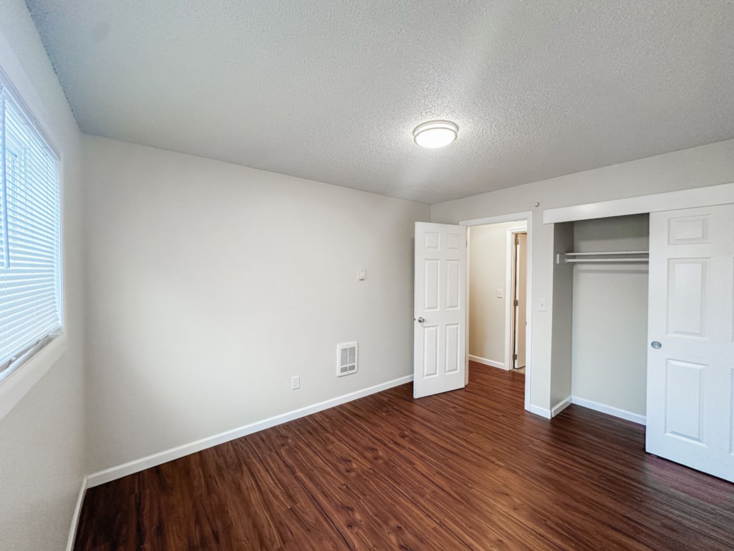 Salem Apartment: 1102-1180 Pine St NE