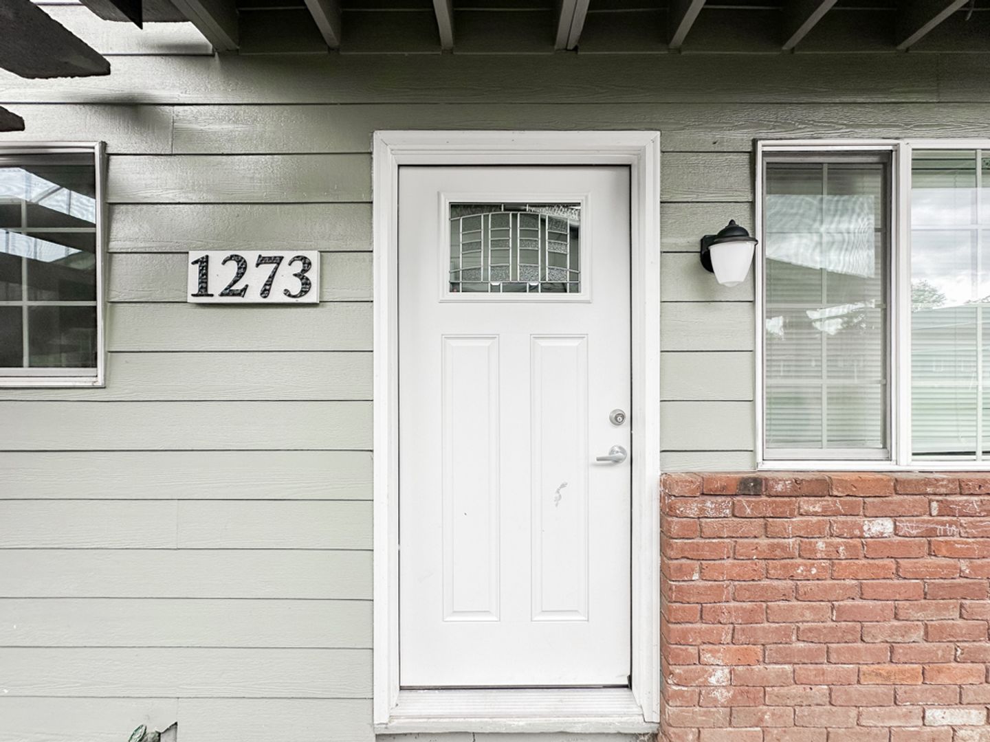 Salem Apartment: 8th Street NW