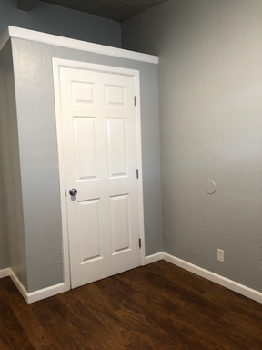 Listing photo thumbnail