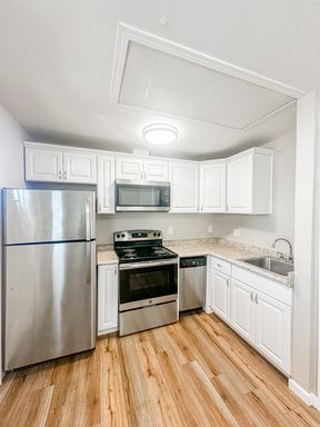 Listing photo thumbnail