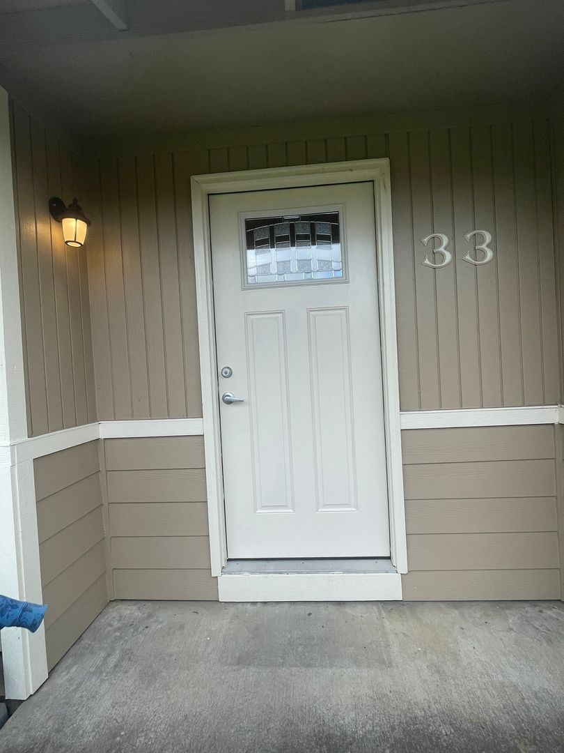 Albany Apartment: 5001 Pacific Blvd SW, Office