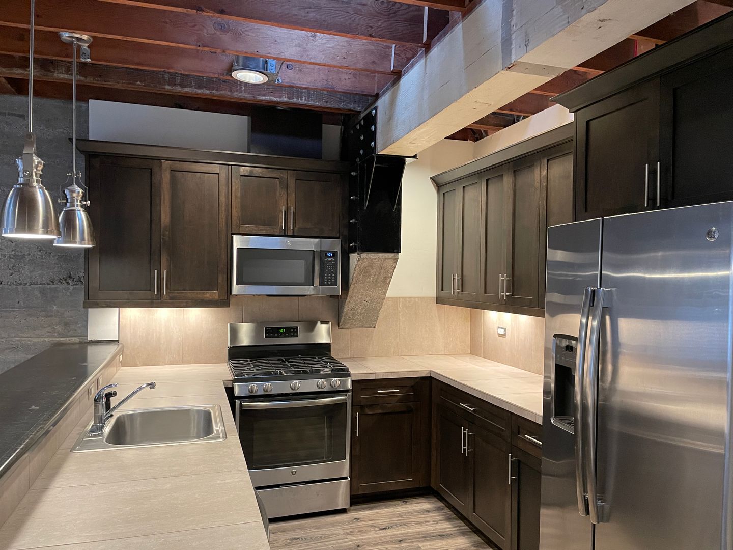 Salem Apartment: 241, 255, 249 Liberty ST NE