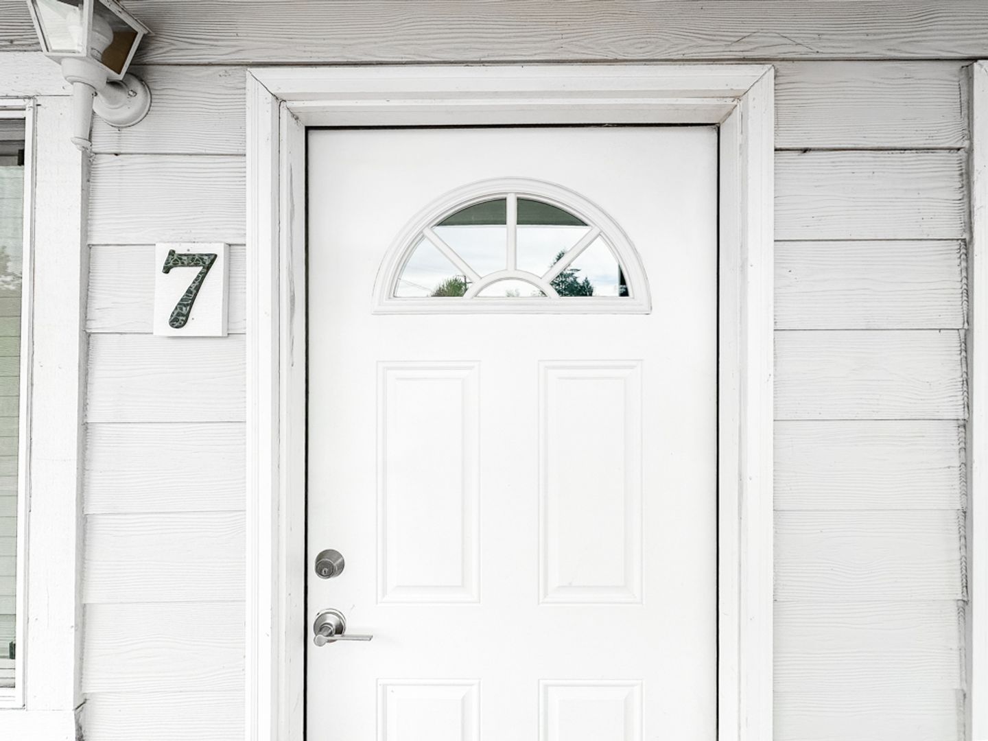 Salem Apartment: 2007 Carleton Way NE