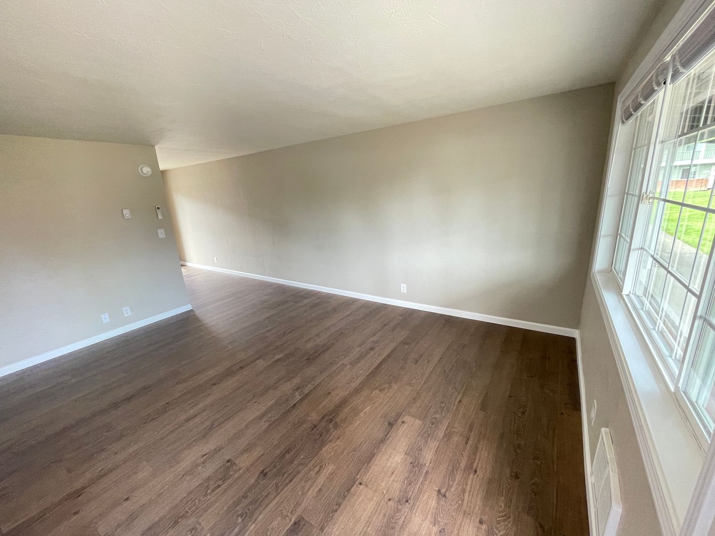 Salem Apartment: 8th Street NW