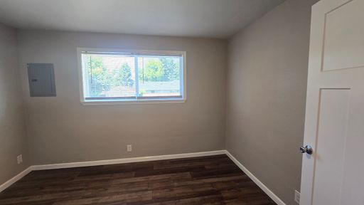 Listing photo thumbnail