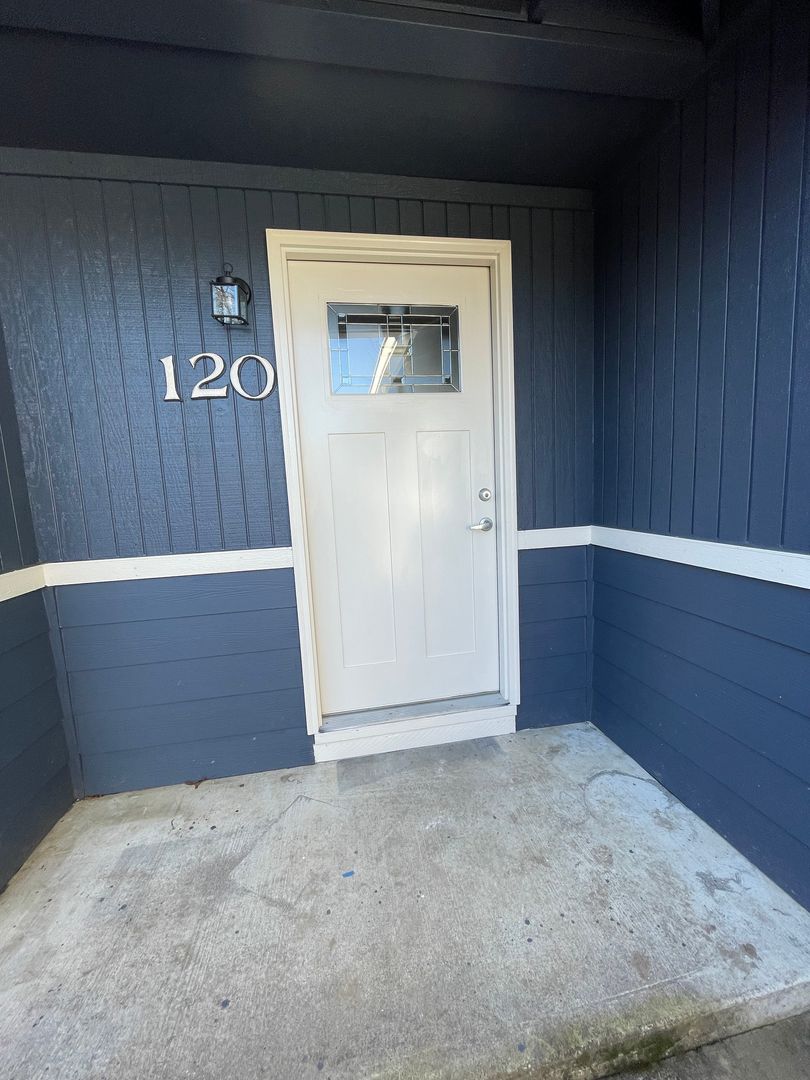 Albany Apartment: 5001 Pacific Blvd SW, Office