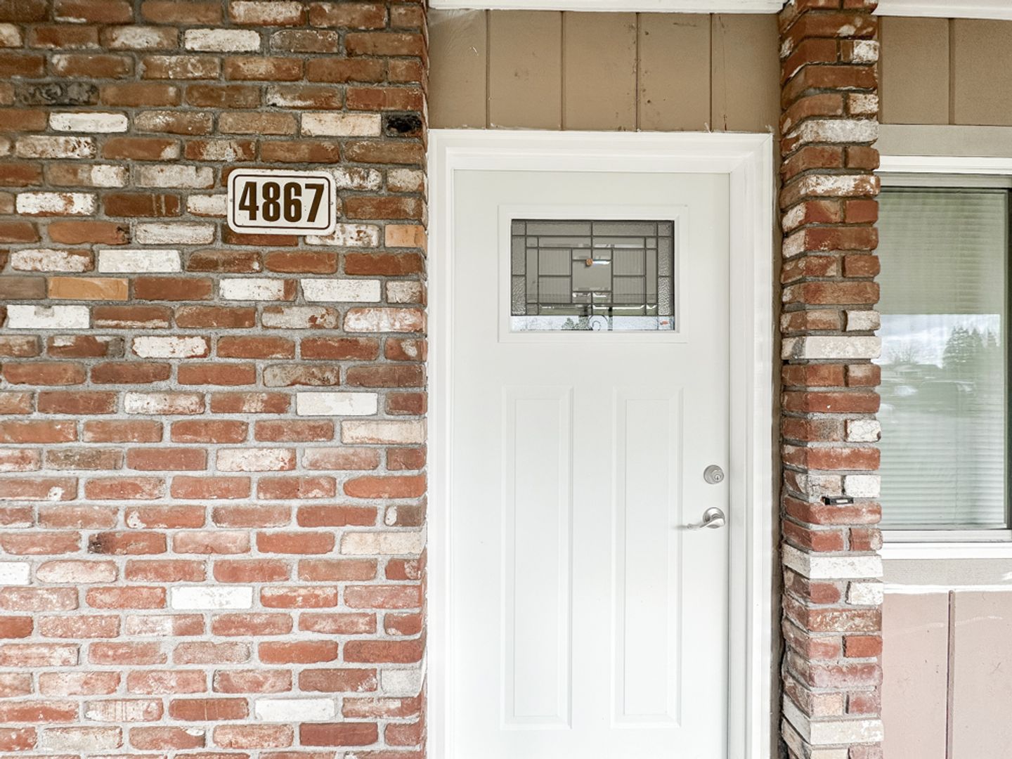 Salem Apartment: 610 Commercial St & 4851-4880 Portland Rd NE