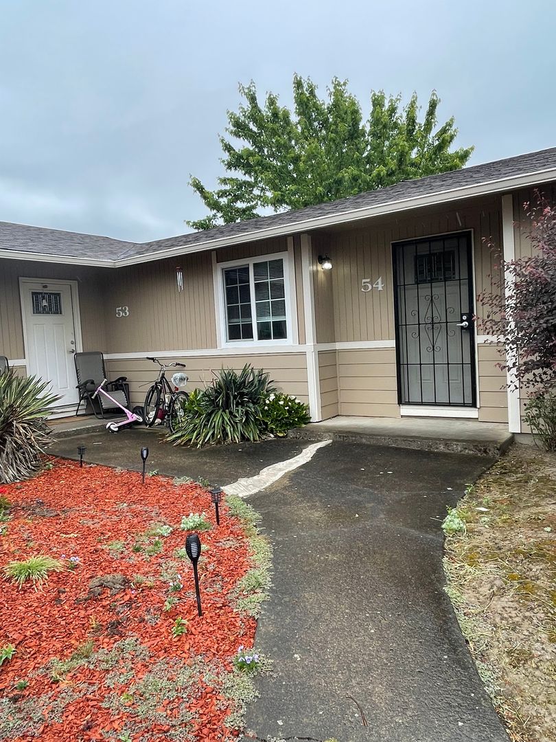 Albany Apartment: 5001 Pacific Blvd SW, Office