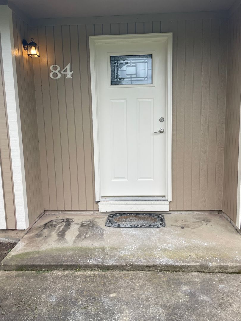 Albany Apartment: 5001 Pacific Blvd SW, Office