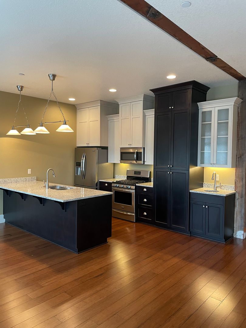 Salem Apartment: 102 Liberty ST NE