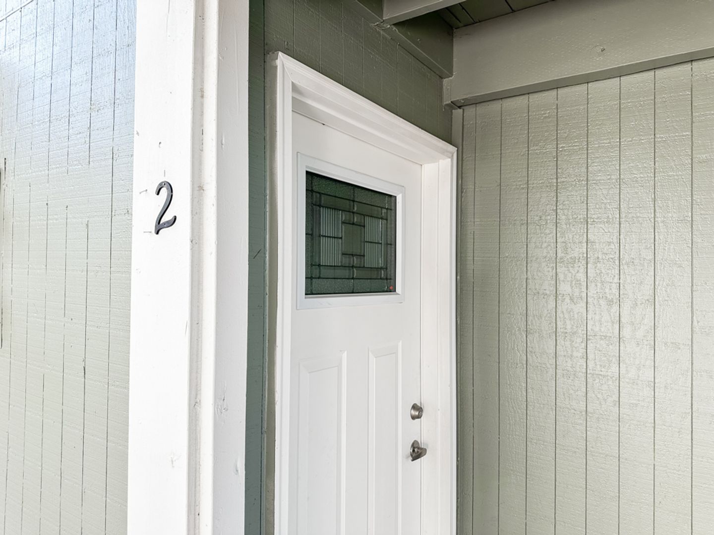 Newberg Apartment: 406 East 9Th Street