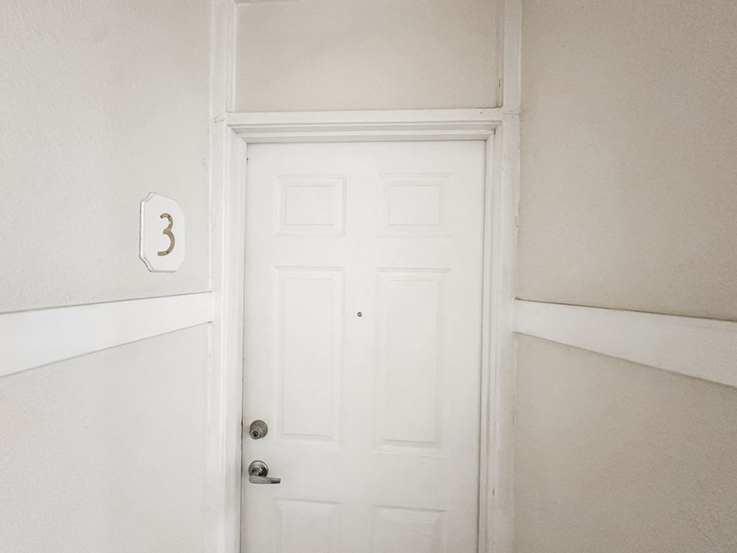 Salem Apartment: 610 Commercial St & 4851-4880 Portland Rd NE