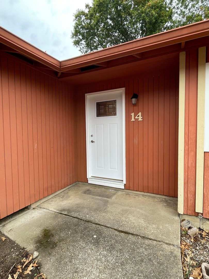 Albany Apartment: 5001 Pacific Blvd SW, Office