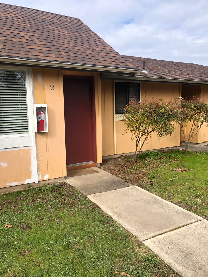 Eugene Apartment: 3659 West 18Th Ave, #6, Office
