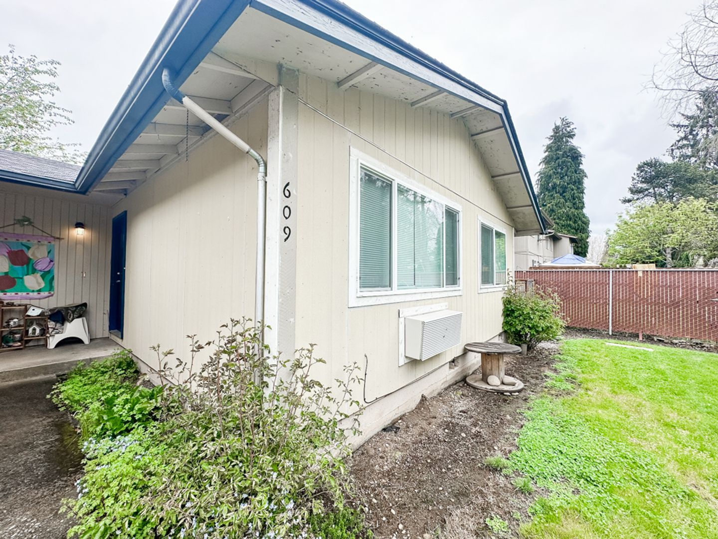 Stayton Apartment: W Maple & Water ST