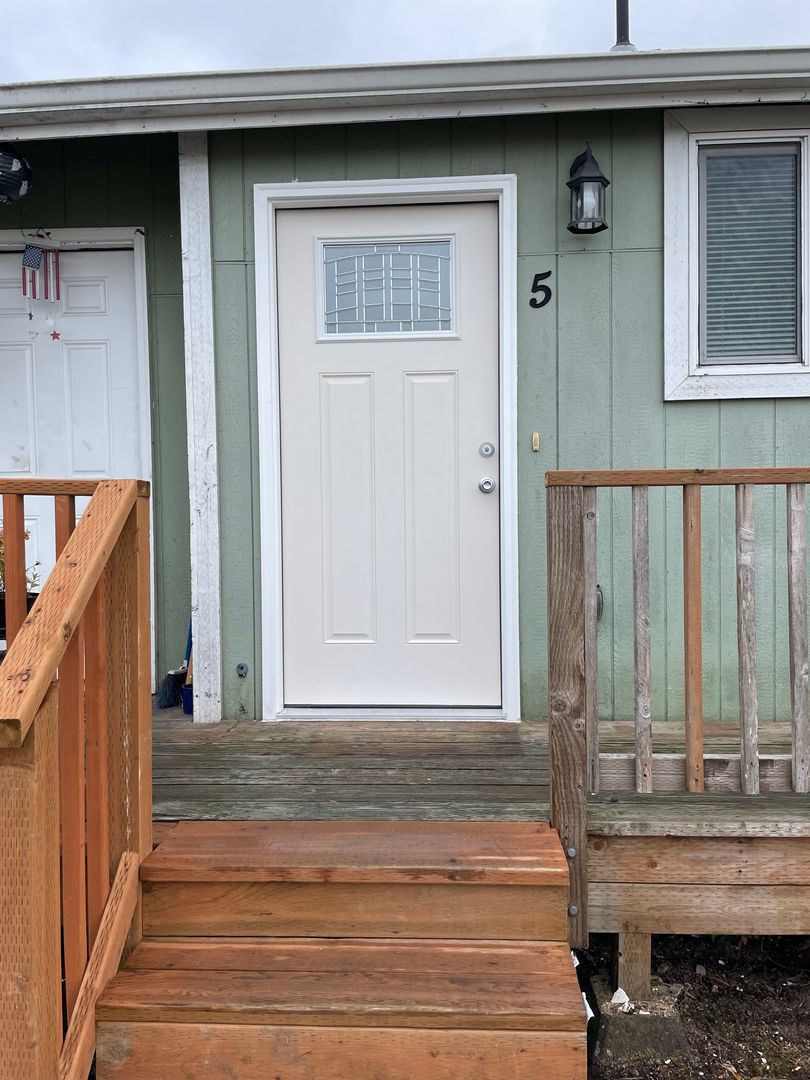 Albany Apartment: 317-325 Main SE & 1146 Salem Rd