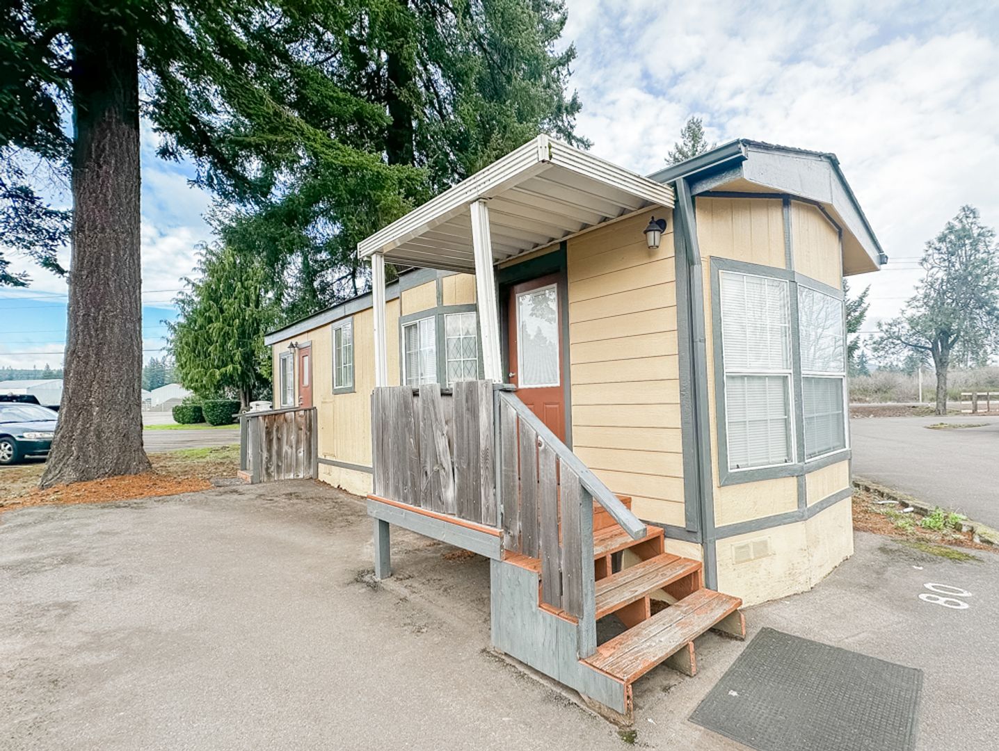 Grand Ronde Apartment: 28800 Salmon River HWY