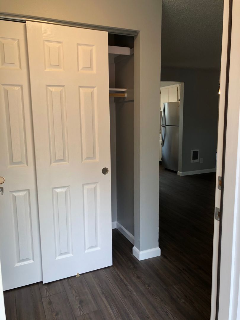 Albany Apartment: 5001 Pacific Blvd SW, Office