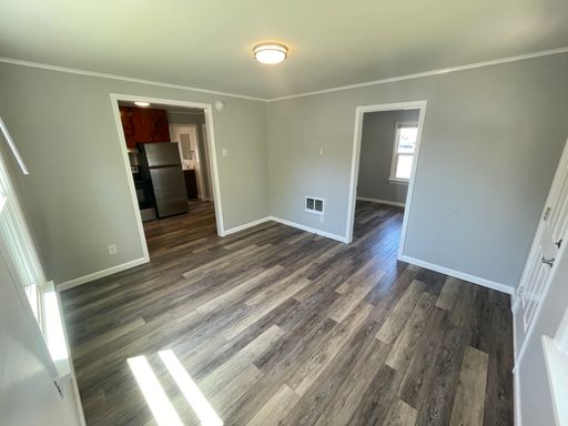 Listing photo thumbnail