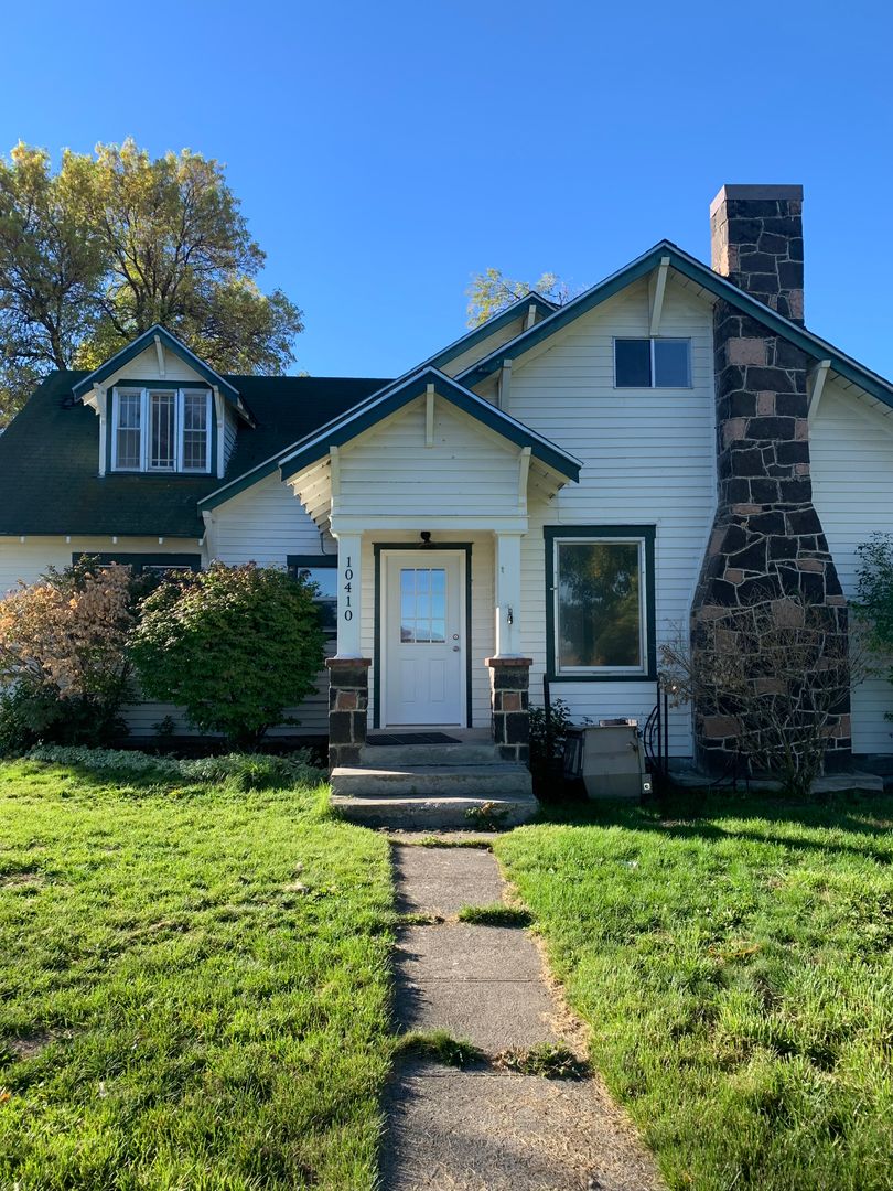 Powell Butte Apartment: 8881 SW Houston Lake Rd