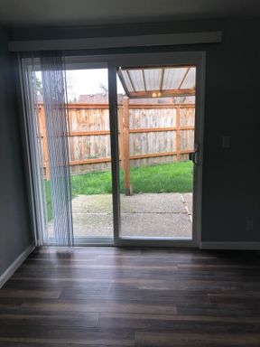 Listing photo thumbnail