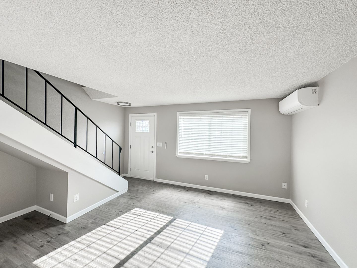 Salem Apartment: 1520-1642 Clay Street NE