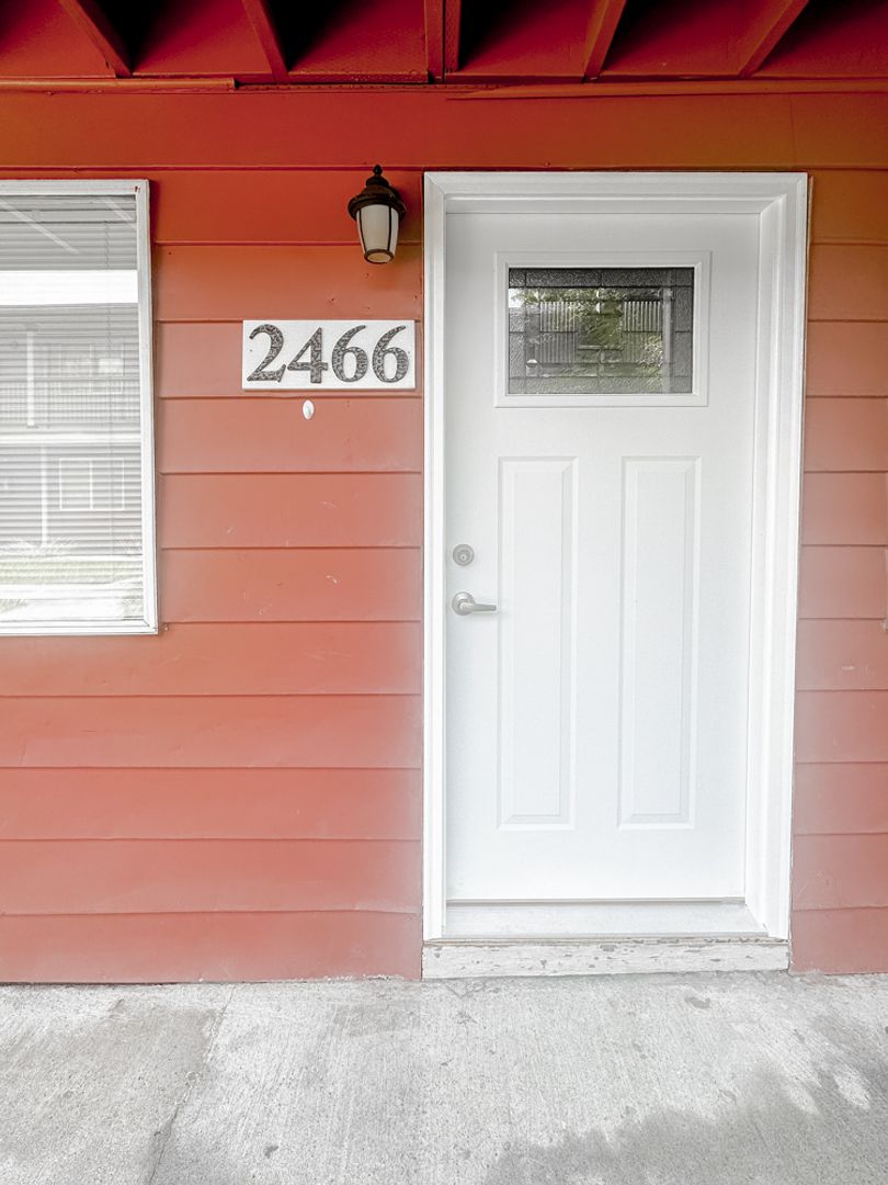 Salem Apartment: 2436-2474 Lee ST SE