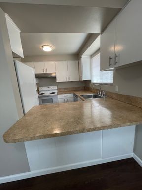 Listing photo thumbnail