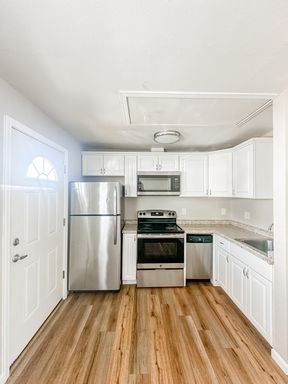 Listing photo thumbnail