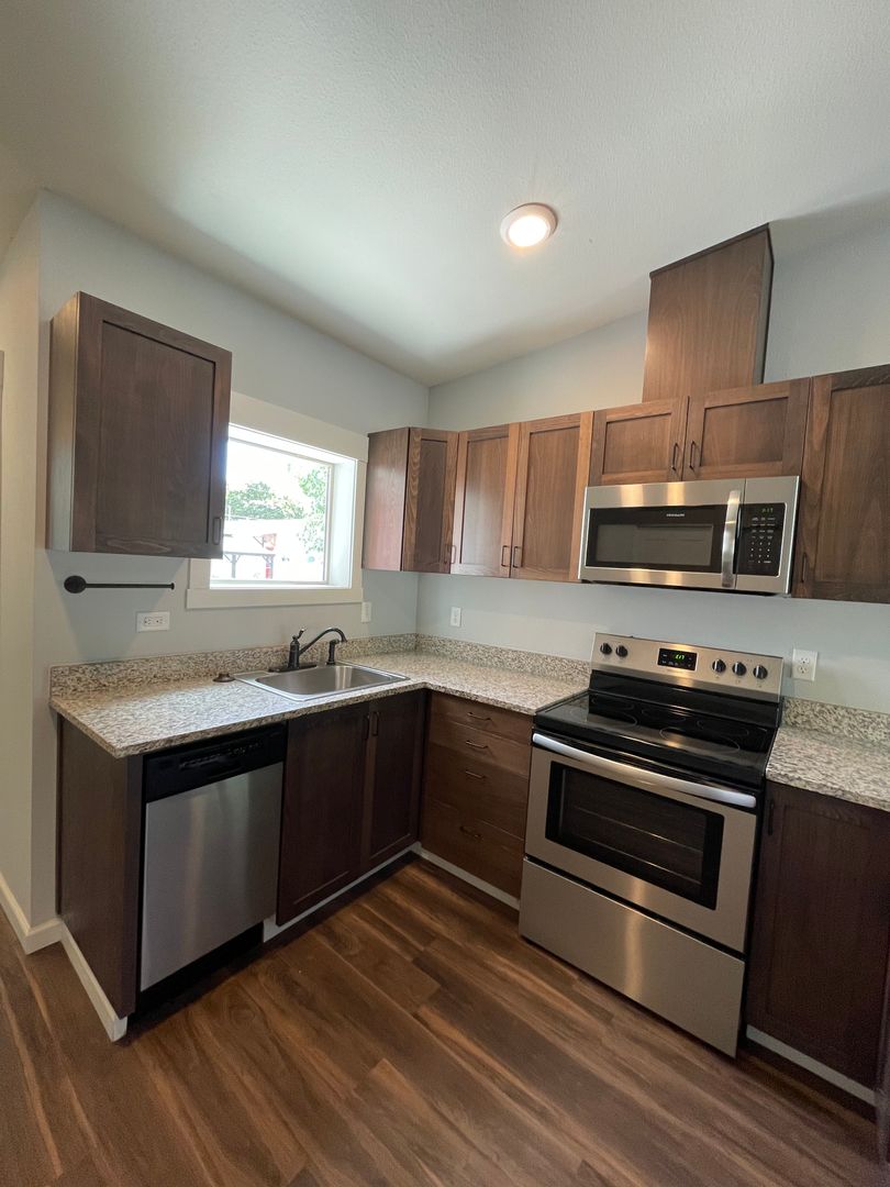 Salem Apartment: PO Box 5517