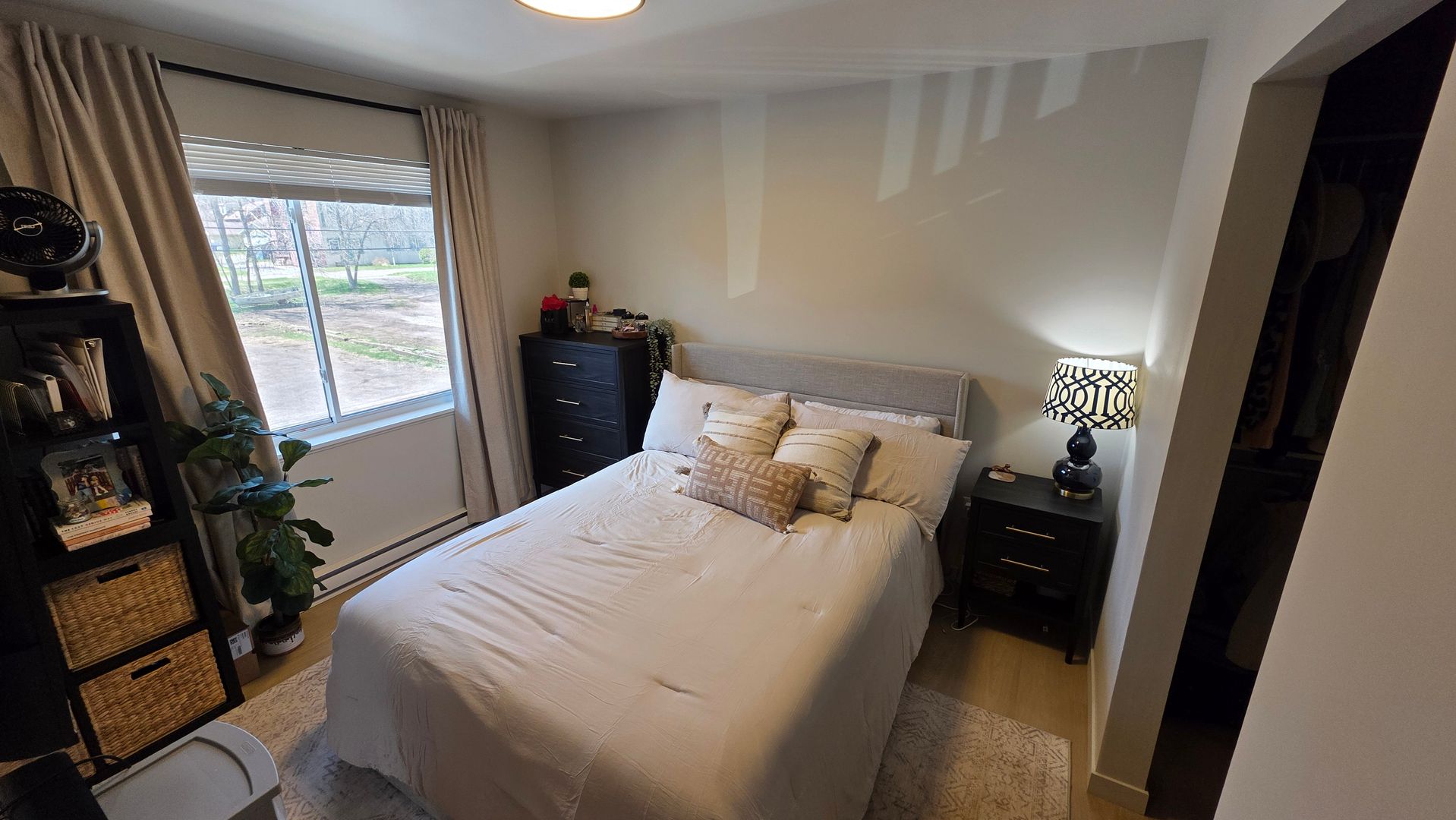 Duluth Apartment: 1221 Commonwealth Avenue